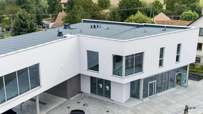 Lokal handlowo - usługowy w Zgłobicach!