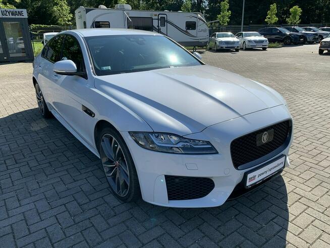Jaguar XF 2.0 300 KM