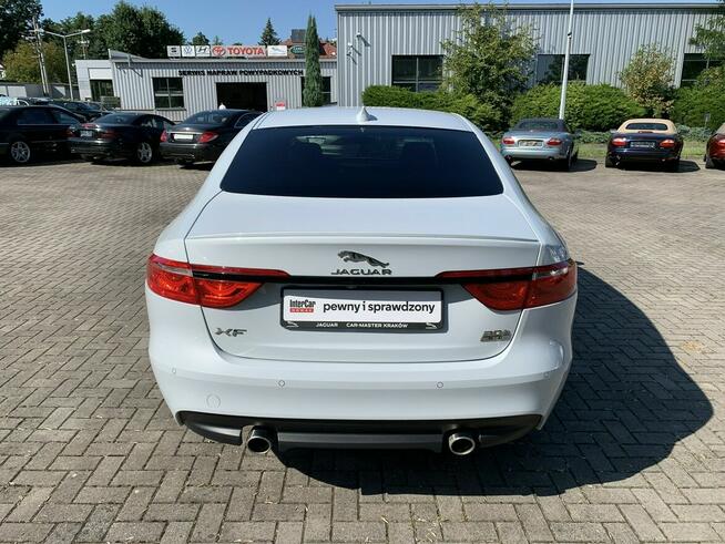 Jaguar XF 2.0 300 KM