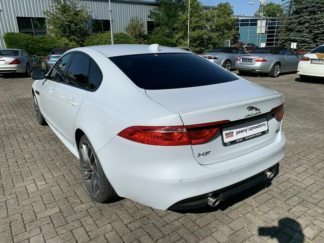 Jaguar XF 2.0 300 KM