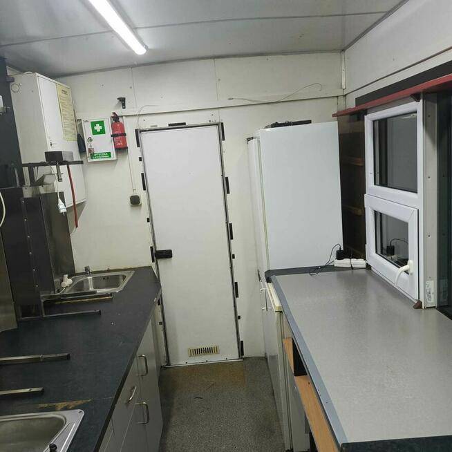 Sprzedam przyczepę gastronomiczna z wyposażeniem !