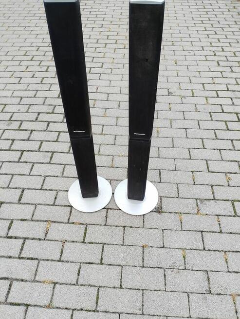 Dwa głośniki markowe sprawne.