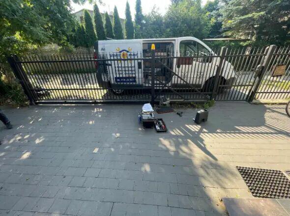 Serwis bram garażowych, wjazdowych i rolet zewnętrznych