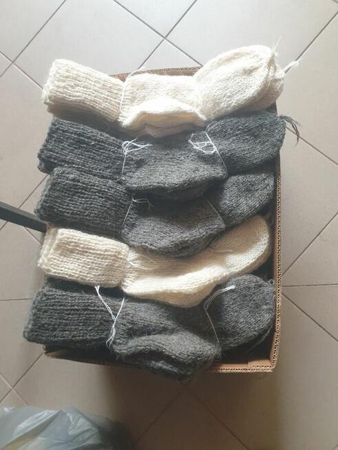 Skarpety rękawiczki czapki wełniane z runa owczego plecione