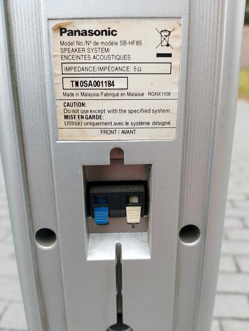 Dwa głośniki markowe sprawne.