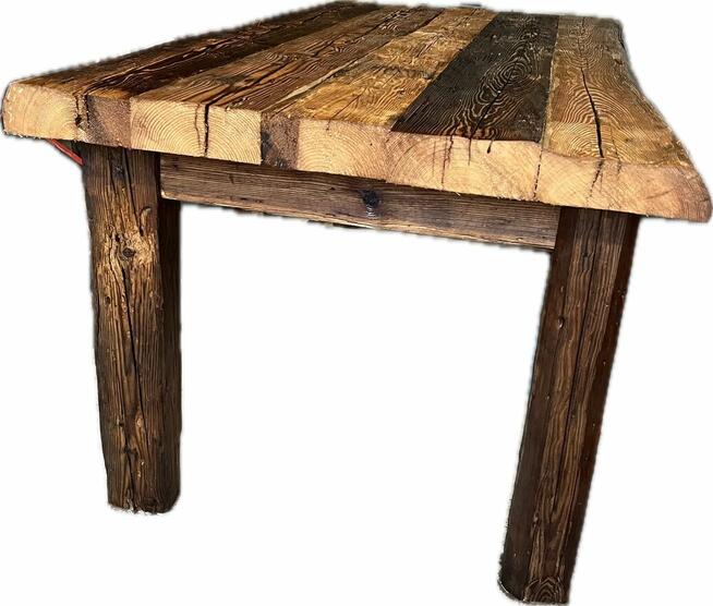 Meble z Duszą: Ręcznie Wykonane ze Starych Ciosanych Belek