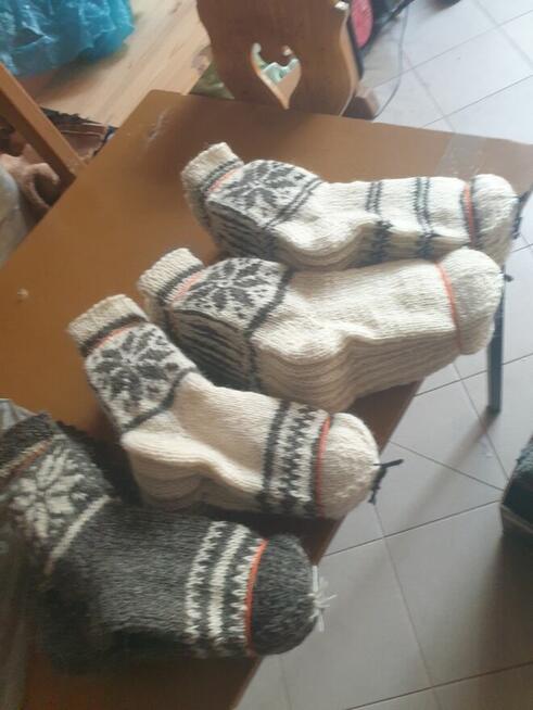 Skarpety rękawiczki czapki wełniane z runa owczego plecione