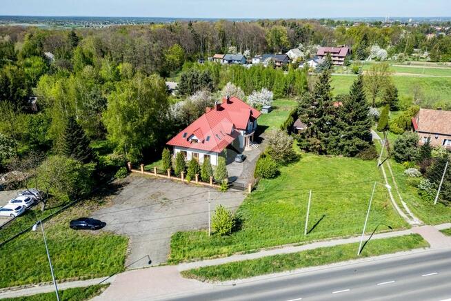 Obiekt komercyjny z gruntem i własnym parkingiem przy Dk 94