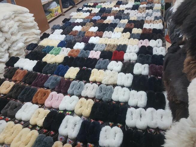 Pantofle bambosze kapcie zakopianki kożóchowe skórzane owcz