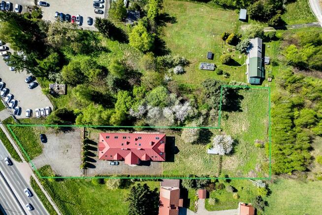 Obiekt komercyjny z gruntem i własnym parkingiem przy Dk 94