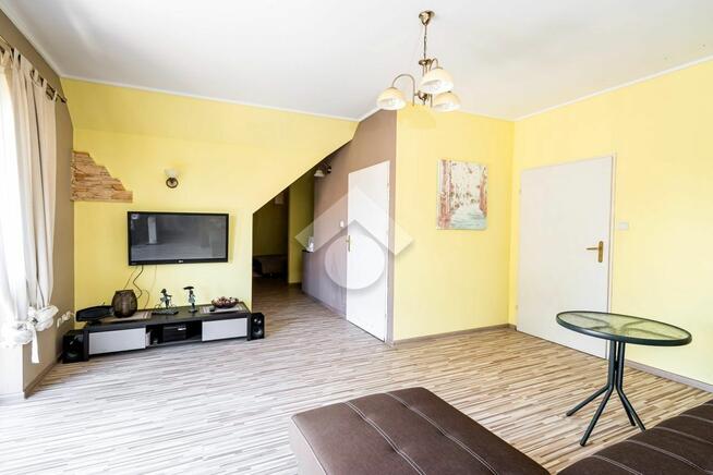 Obiekt komercyjny z gruntem i własnym parkingiem przy Dk 94