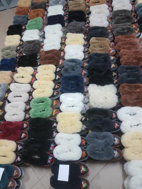 Pantofle bambosze kapcie zakopianki kożóchowe skórzane owcz