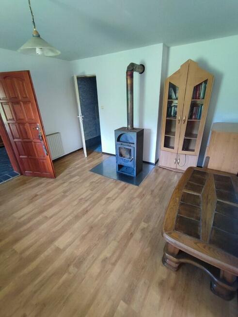 Poniemiecki dom ze stodołą i dużą działką