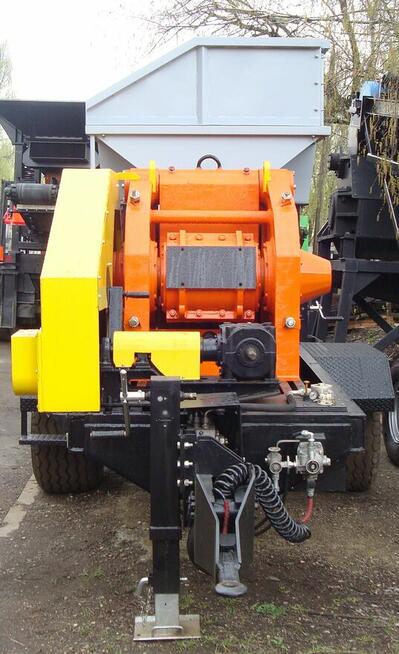 ZESTAW z kruszarką SZCZĘKOWĄ 220X600 napędzany z CIĄGNIKA