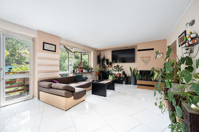 Dom w Falenicy, świetna lokalizacja, sauna + bar