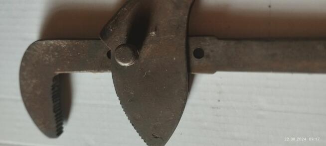 Stary nastawny klucz do rur tzw.żabka.