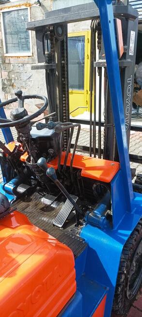 wózek widłowy TOYOTA