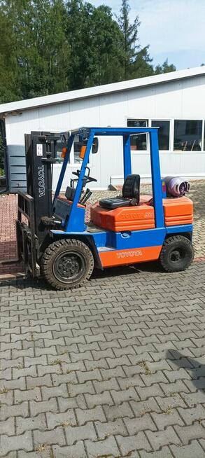 wózek widłowy TOYOTA