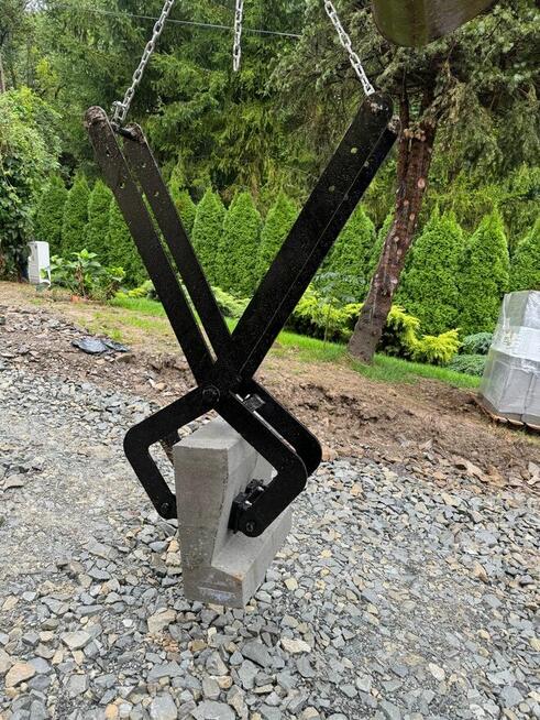 Chwytak koparki do korytek, krawężników, kamienia