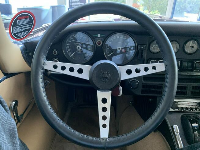 Jaguar E-Type 5.3 276 KM