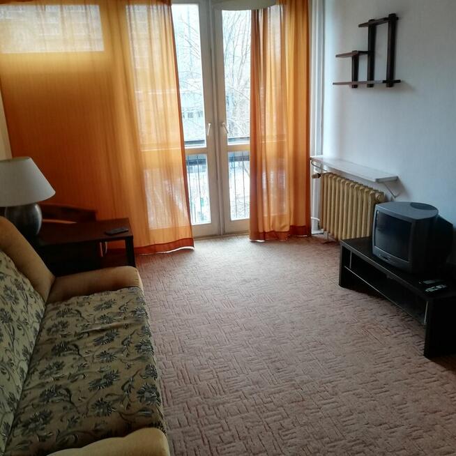 Żelazna 58/62 dwupokojowe sprzedam