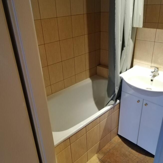 Żelazna 58/62 dwupokojowe sprzedam