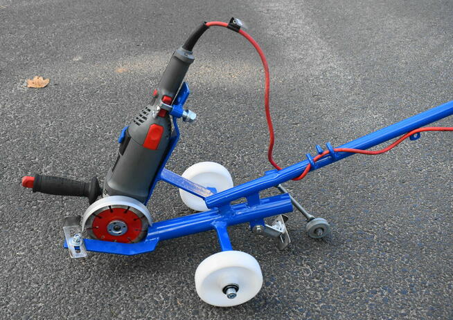 DYLATACJE - Frezarka do fazowania nacięć dylatacji 4+2 kółka