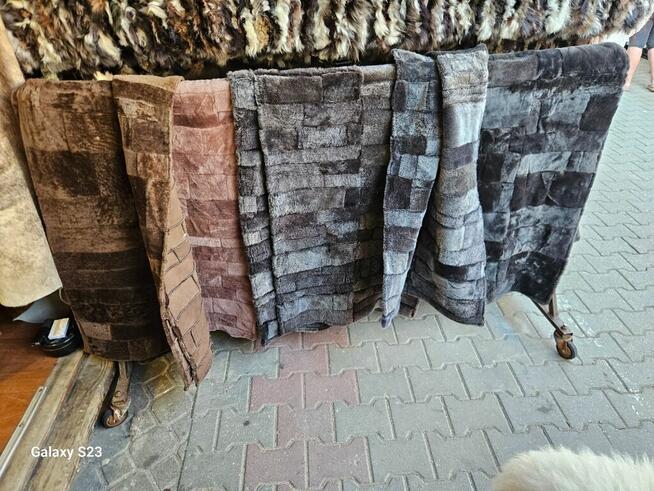 Fotelówki narzuty kapa kapy szyte szyta skórzane z owczej sk