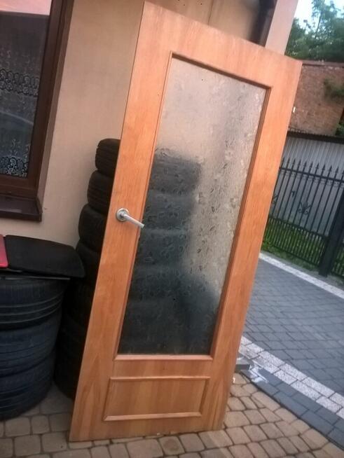 DRZWI wewn 80cm Prawe Drewno SOSNA Okucia Zamek Klamka Szyld