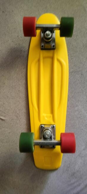 Deskorolka 22,5 na solidnych amortyzowanych kółkach łożyska