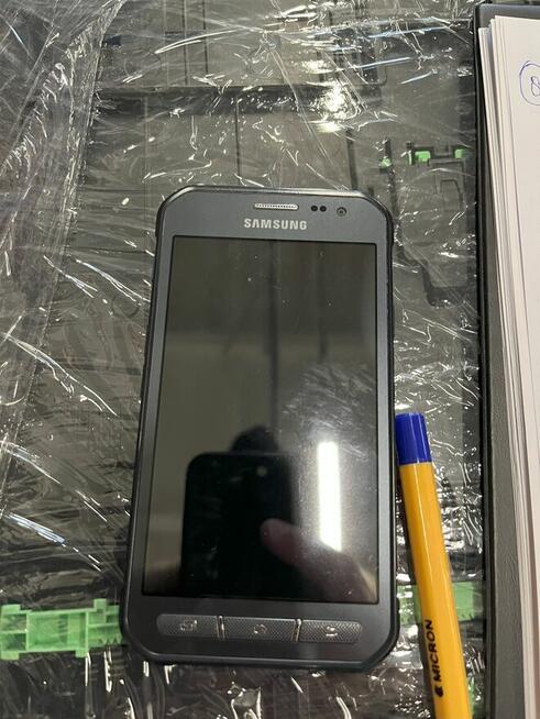 Syndyk sprzeda telefon Samsung S7710 Galaxy Xcover