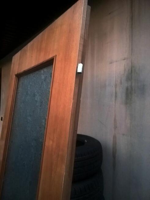 DRZWI wewn 80cm Prawe Drewno SOSNA Okucia Zamek Klamka Szyld