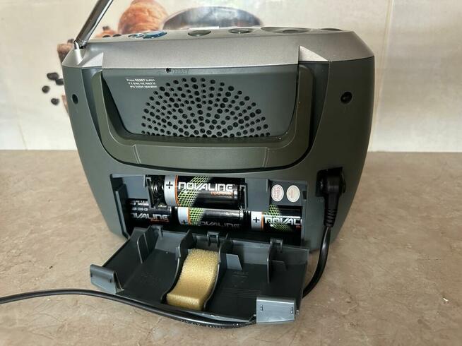 Radio przenośne na baterie.