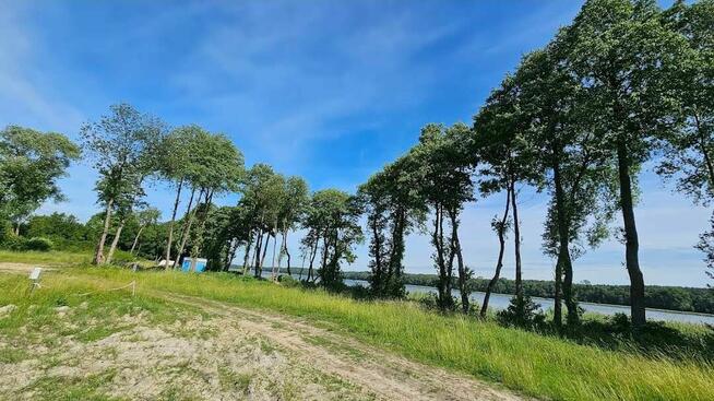 Działka rekreacyjna nad jeziorem prąd woda kanalizacja w bud