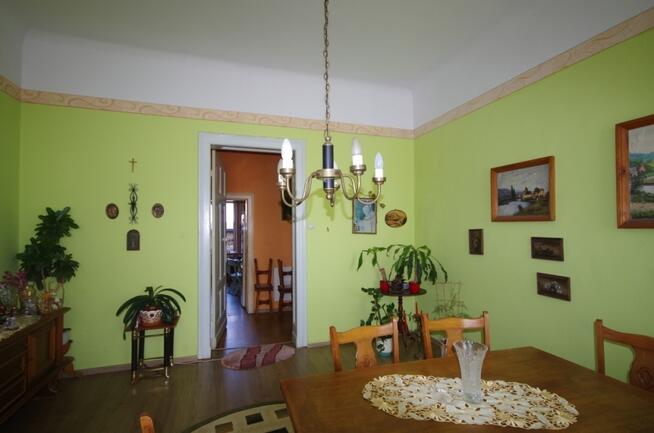 3 pokojowe mieszkanie na 1. piętrze