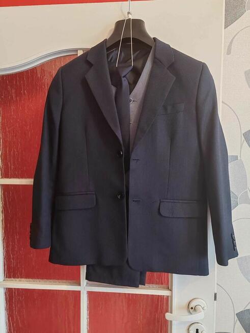Do sprzedania garnitur dla chłopca na 152 cm + buty rozmiar 35