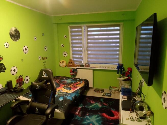 Sprzedam mieszkanie w bloku 61m ,3 pokoje .Cena 445 000 tyś.