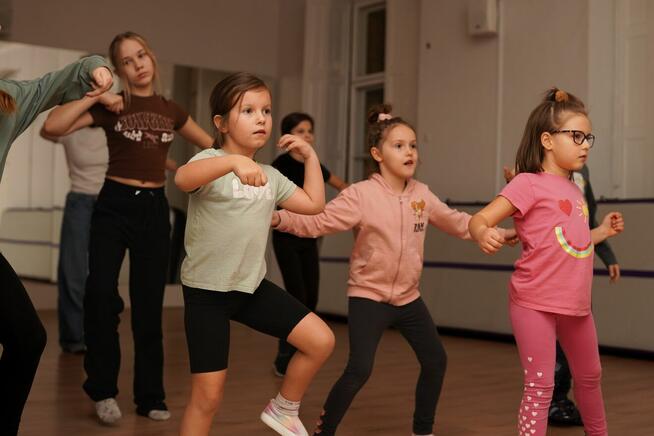 Akrobatyka Taniec Towarzyski Hip Hop Świętochłowice Chorzów