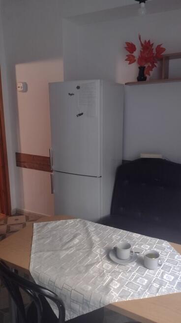 Wynajmę duży pokój 24m2 dla dziewczyny pracującej lub studen