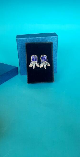 Małe kolczyki kryształki niebieskie cyrkonie