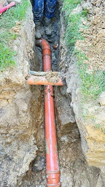 Roboty ziemne wykopy koparka i transport kruszywa