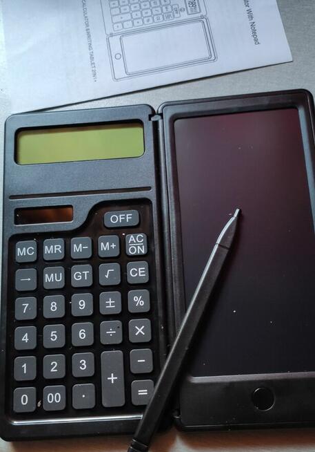 Nowy składany kalkulator 2w1