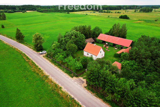 Sielski dom z własnym lasem i dostępem do jeziora