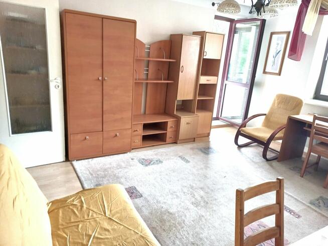 Pokój z balkonem dla dziewczyn. Ciche, zielone oś. w centrum