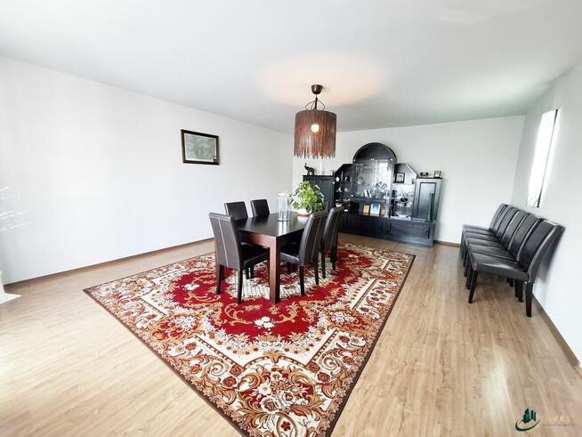 DUŻY DOM W ZABUDOWIE SZEREGOWEJ Z LOKALEM USŁUGOWYM