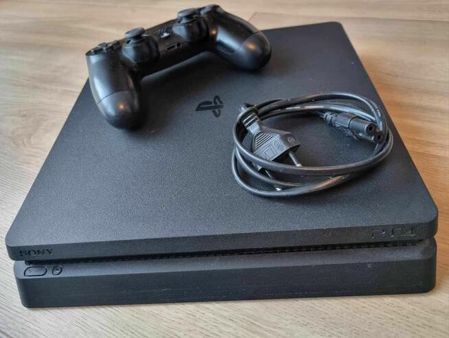 Sprzedam PlayStation 4