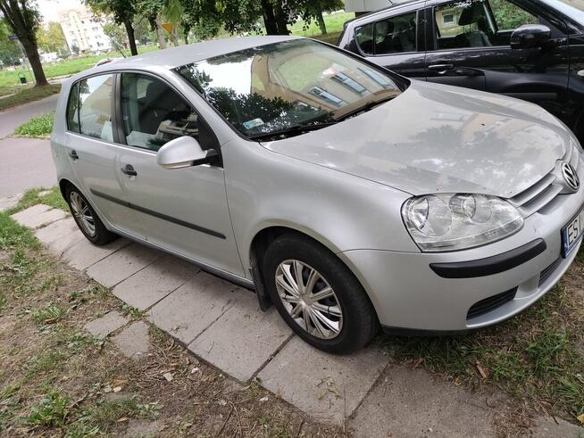 Sprzedam Samochód Volkswagena Golfa 5 1.9 TDI srebrny metalk