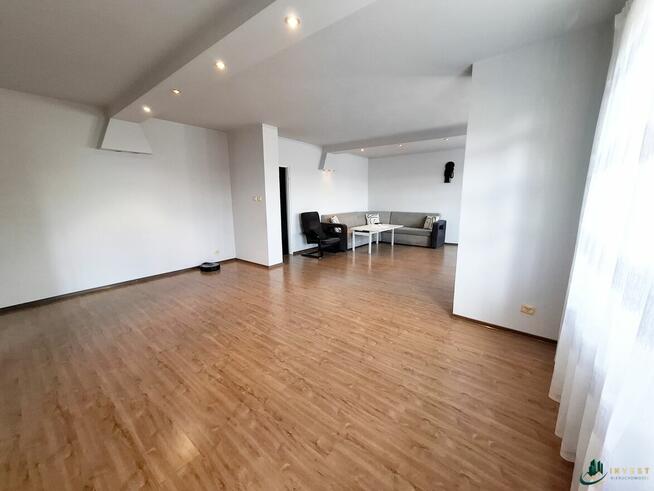 DUŻY DOM W ZABUDOWIE SZEREGOWEJ Z LOKALEM USŁUGOWYM