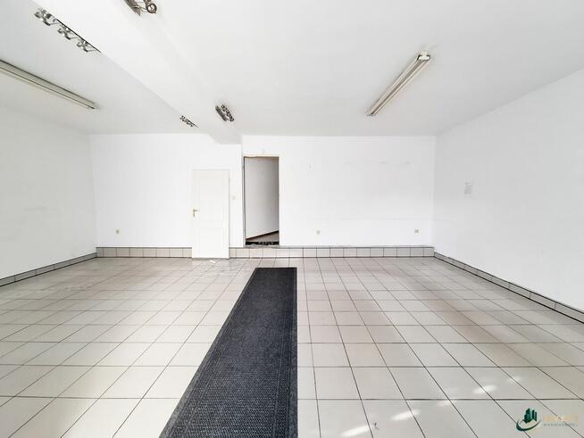 DUŻY DOM W ZABUDOWIE SZEREGOWEJ Z LOKALEM USŁUGOWYM