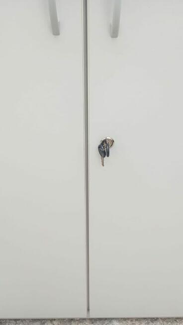 Szafa ubraniowa szara szafy komody ubraniowe biurowe do biur